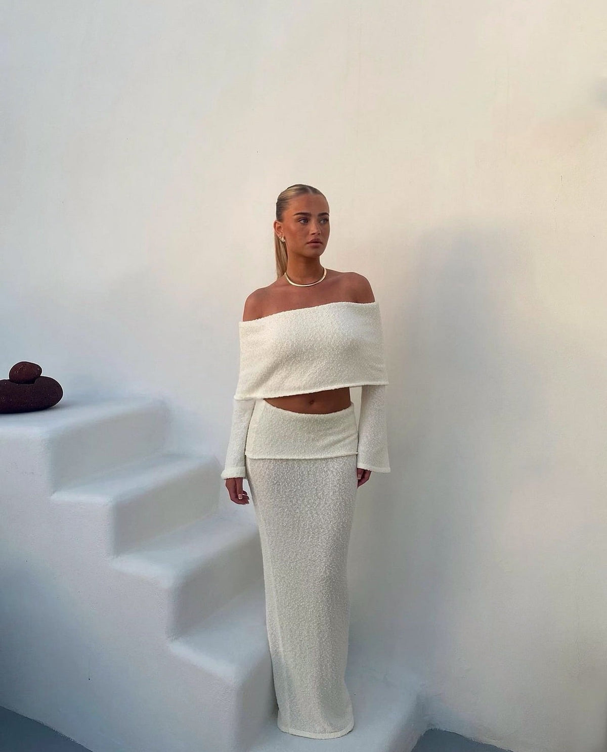 Azaria Textured Set in White