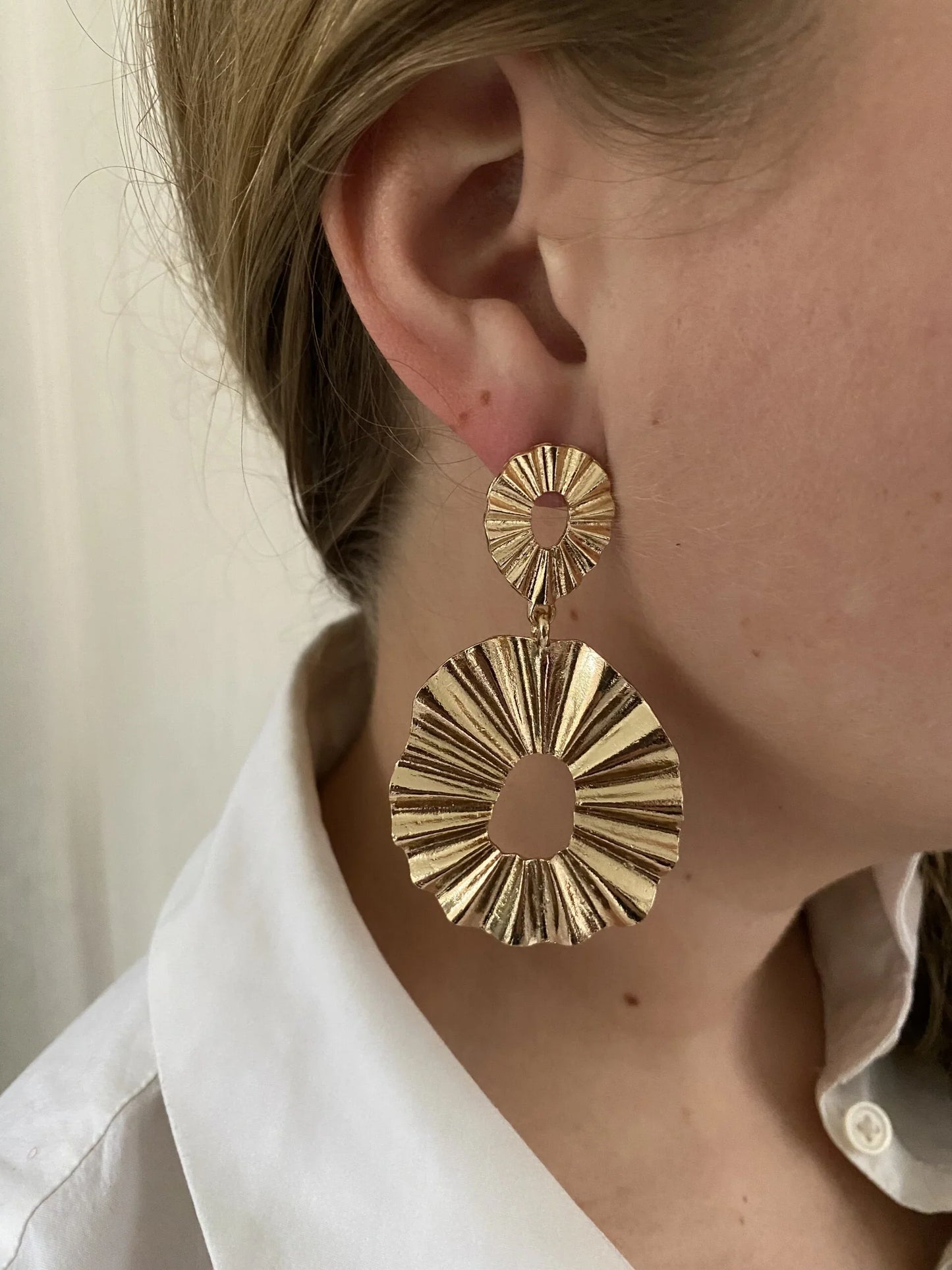 Jade Textured Disc Earrings in Gold