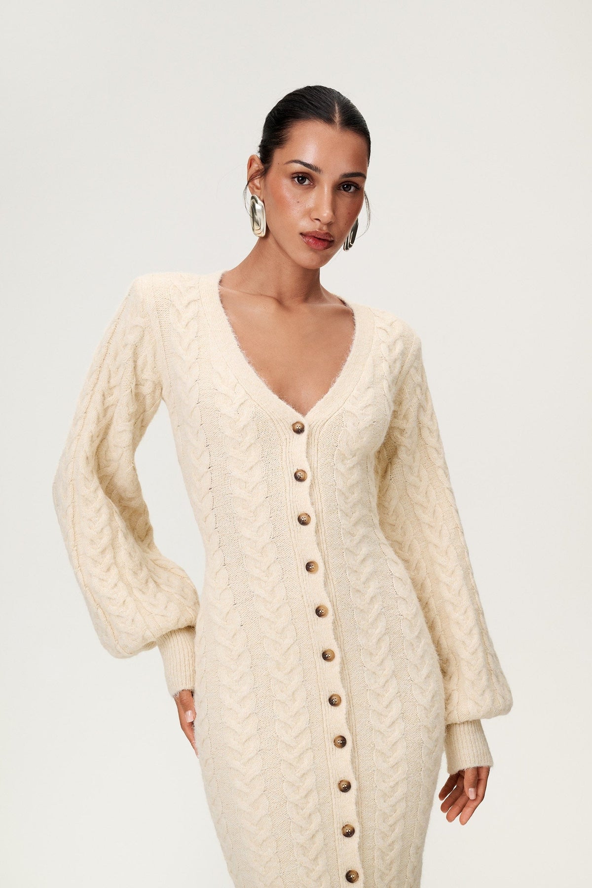 Women v neck maxi dress, close-up