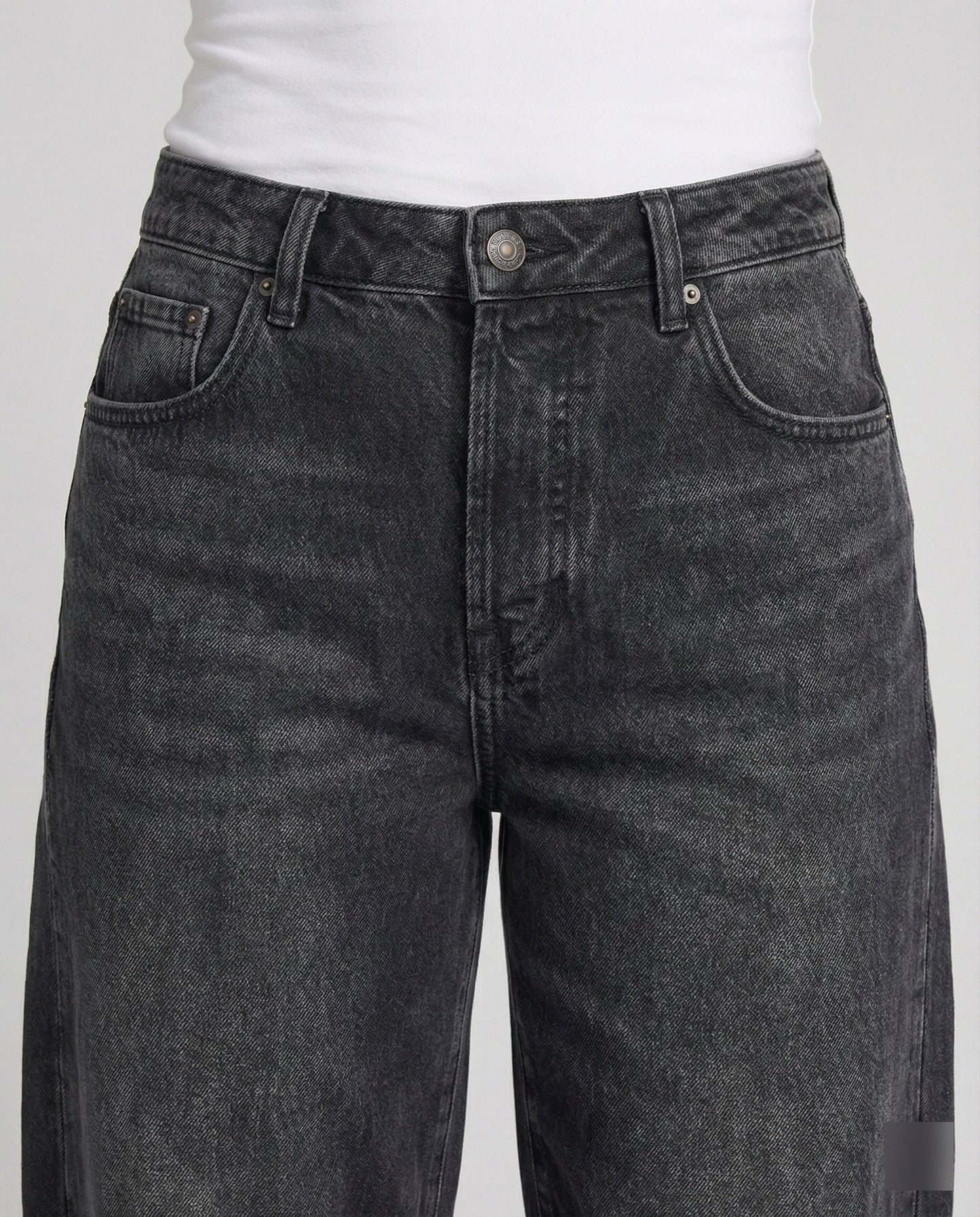 Lyra Mid Rise Jeans in Black