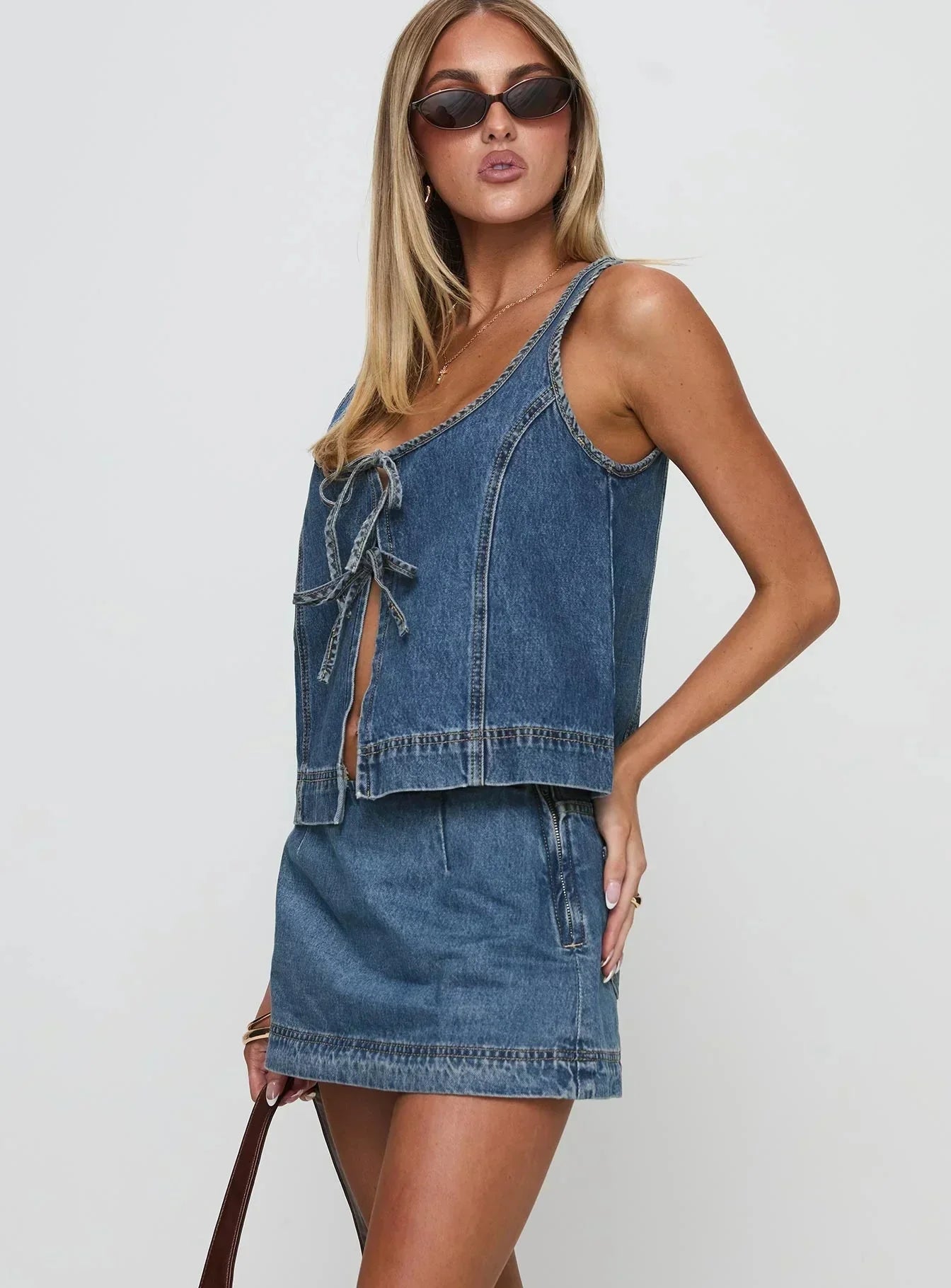 Women blue scoop set, detail