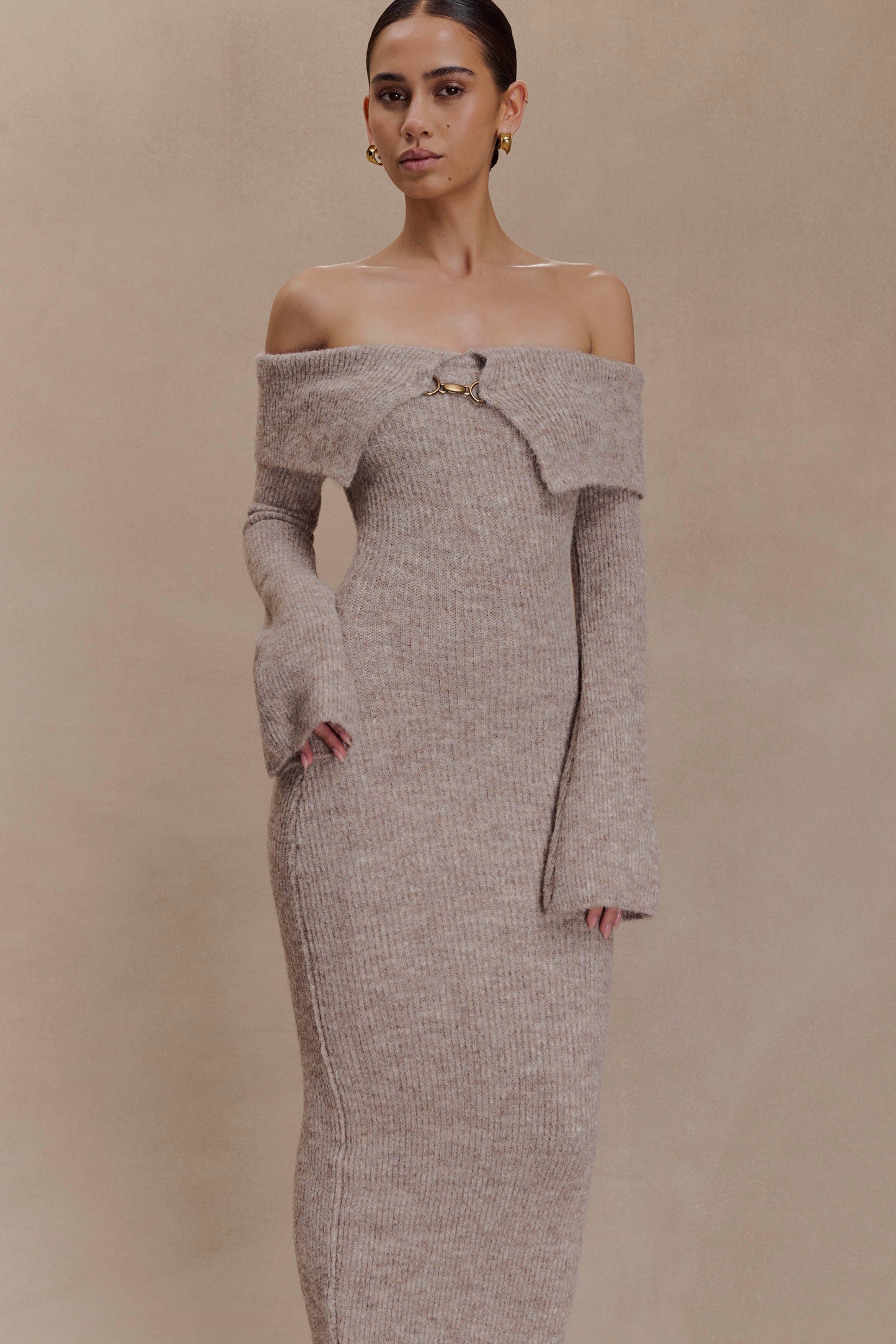 Women off-shoulder solid midi dress, detail