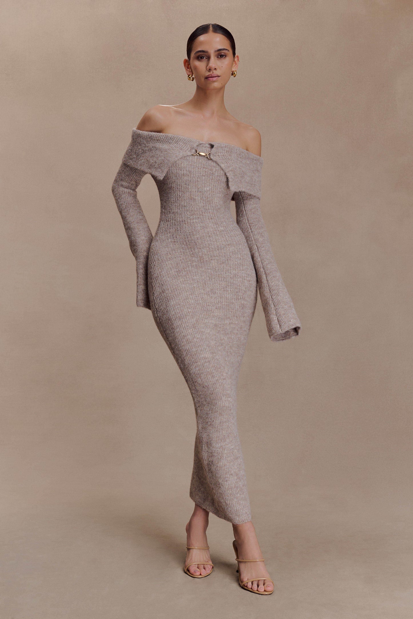 Women off-shoulder solid midi dress, back view