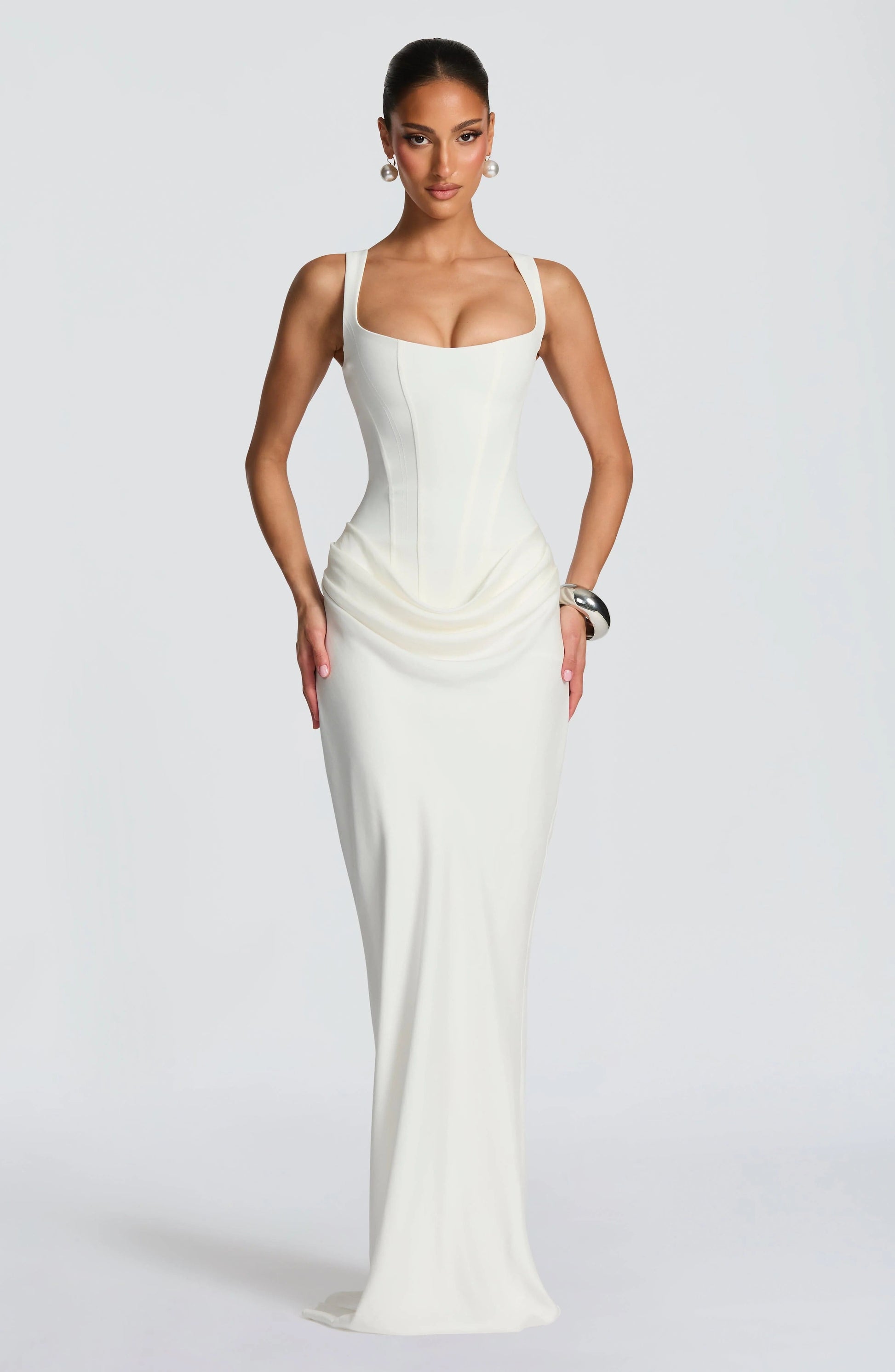 Alina Sleeveless Maxi Dress in Brown