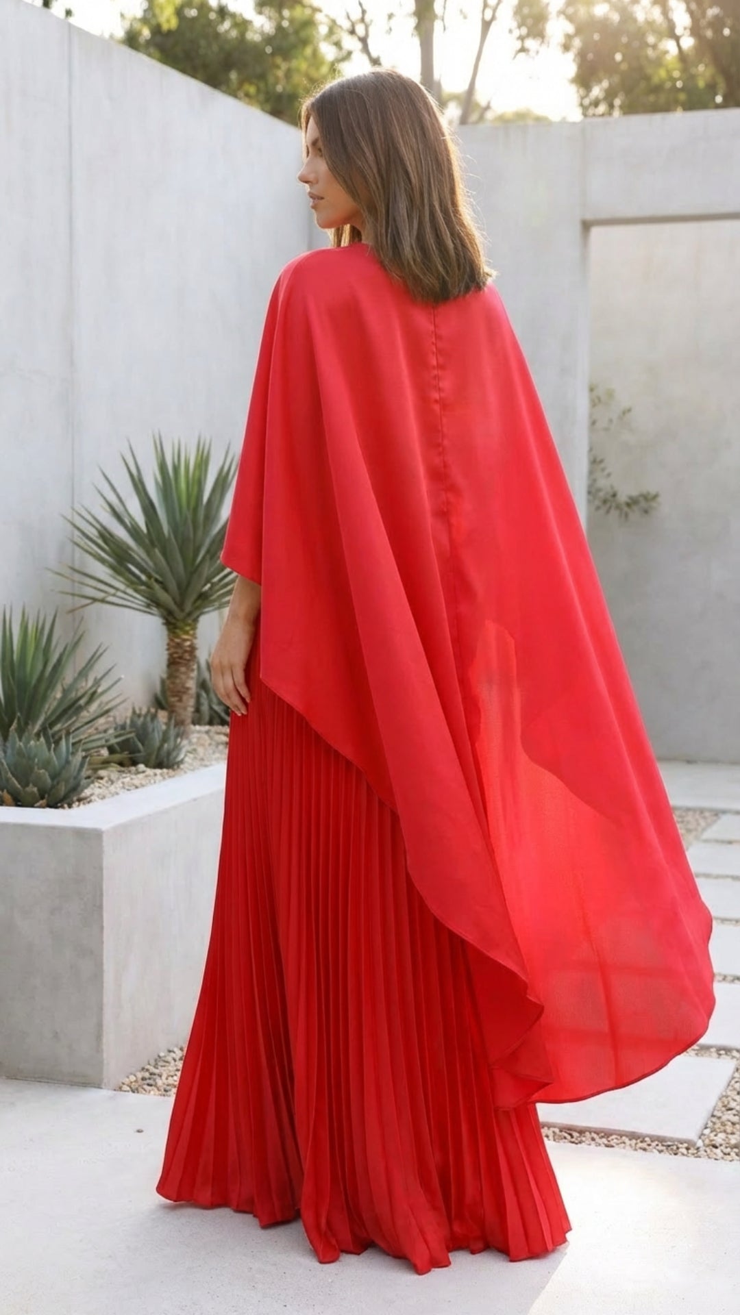 Aniya Long Sleeves Cape in White