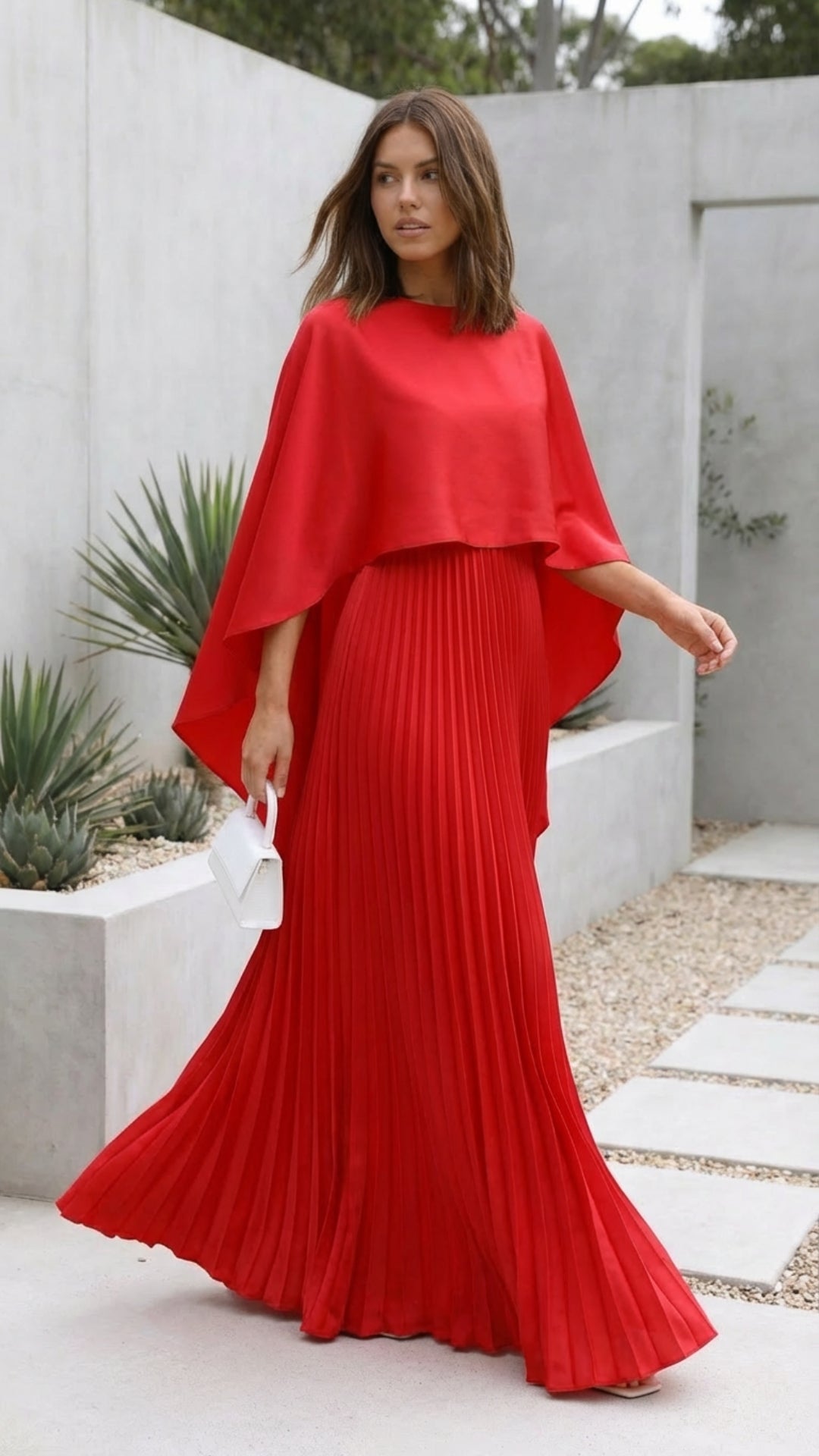 Aniya Long Sleeves Cape in White