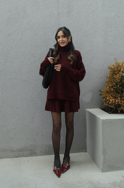 Women burgundy turtleneck high neck set, side view