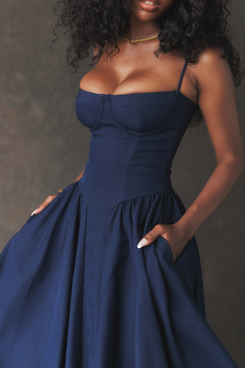 Bea Sweetheart Midi Dress