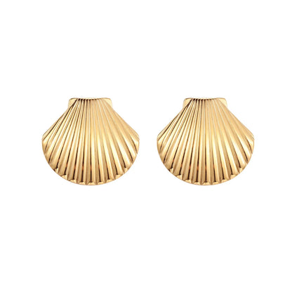 Brooke Shell Earrings in Gold