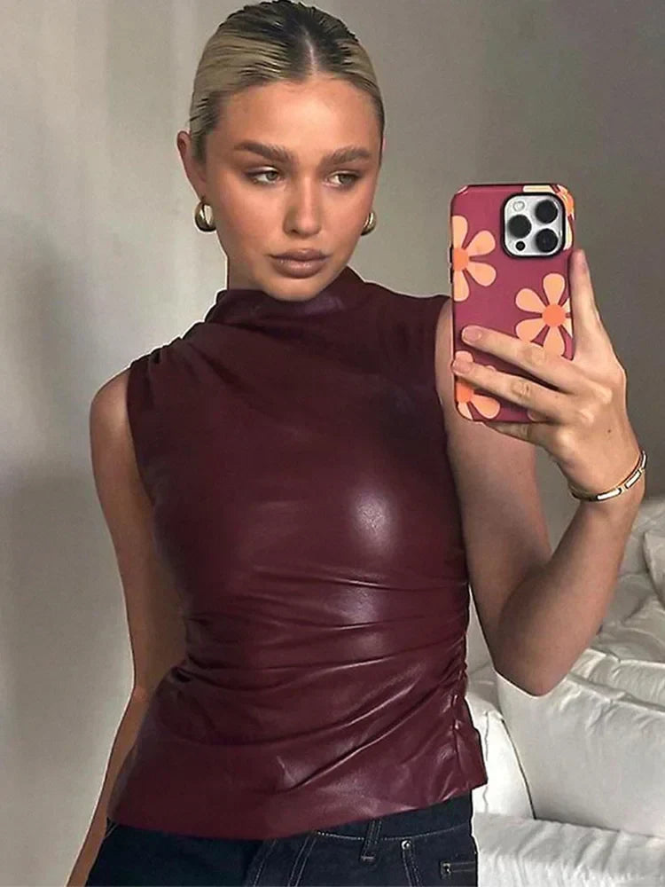 Donna Sleeveless Vegan Top in Burgundy
