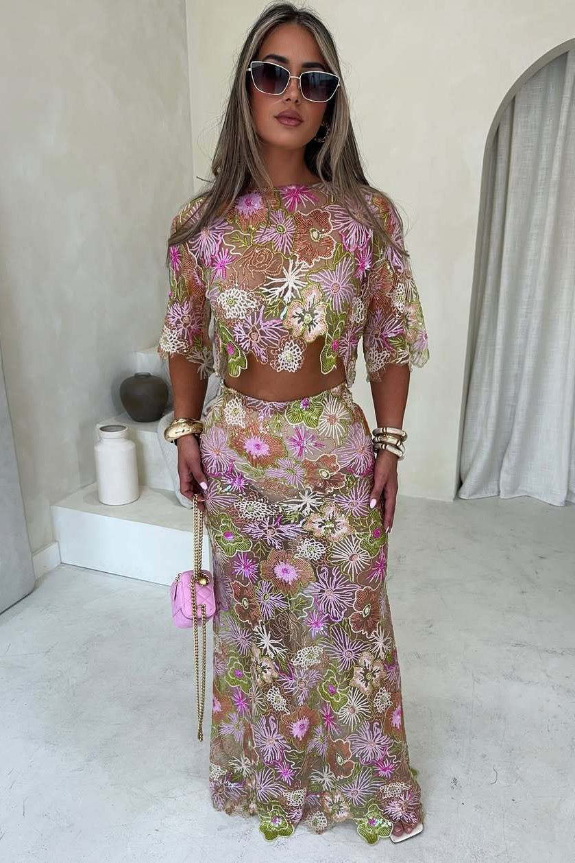 Elina Embroidery Sequin Set in Pink