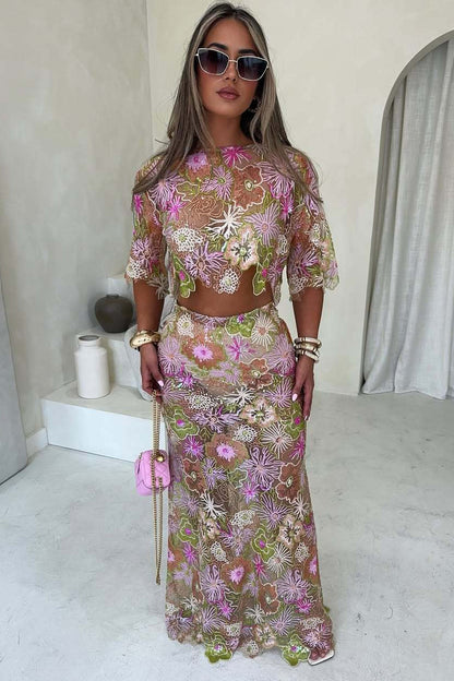 Elina Embroidery Sequin Set in Pink