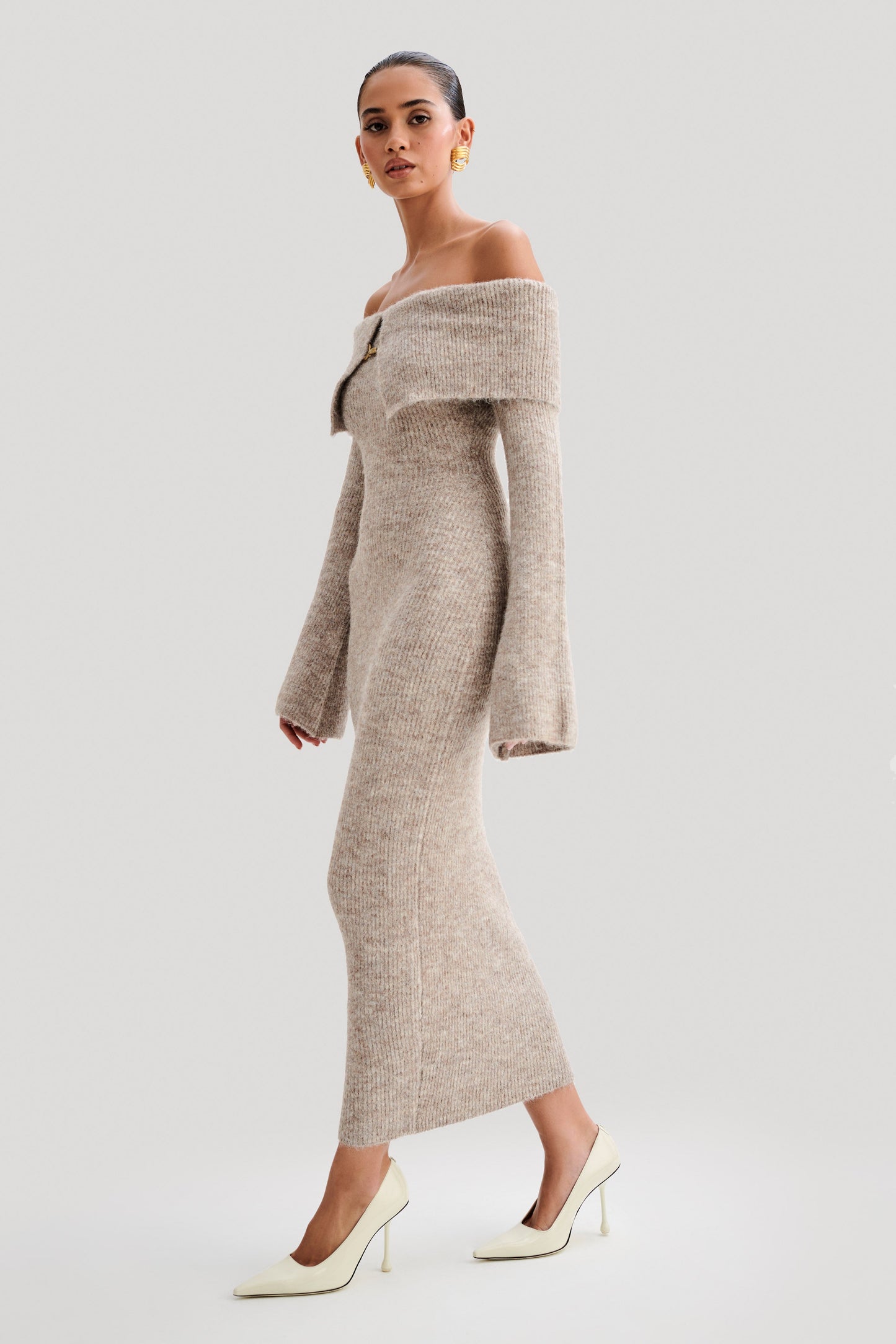 Women off shoulder off-shoulder solid midi dress, side view