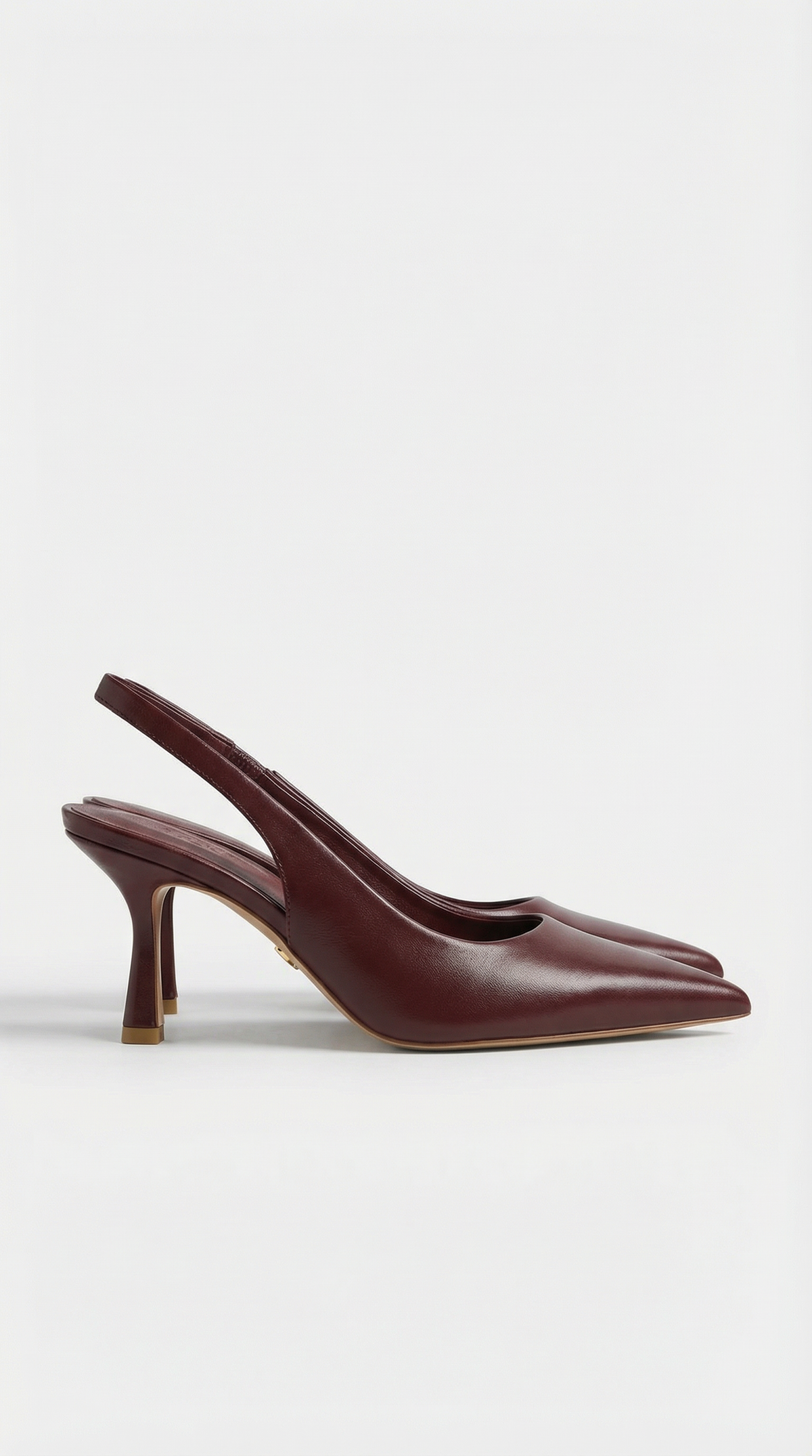 Elizabeth Pointed Toe Sandals in Cream