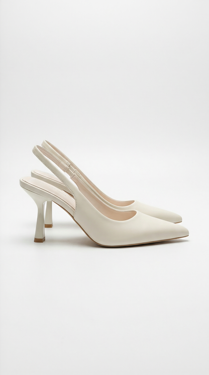 Elizabeth Pointed Toe Sandals in Cream