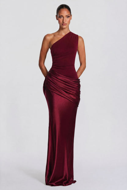 Women one shoulder maxi dress, detail close-up