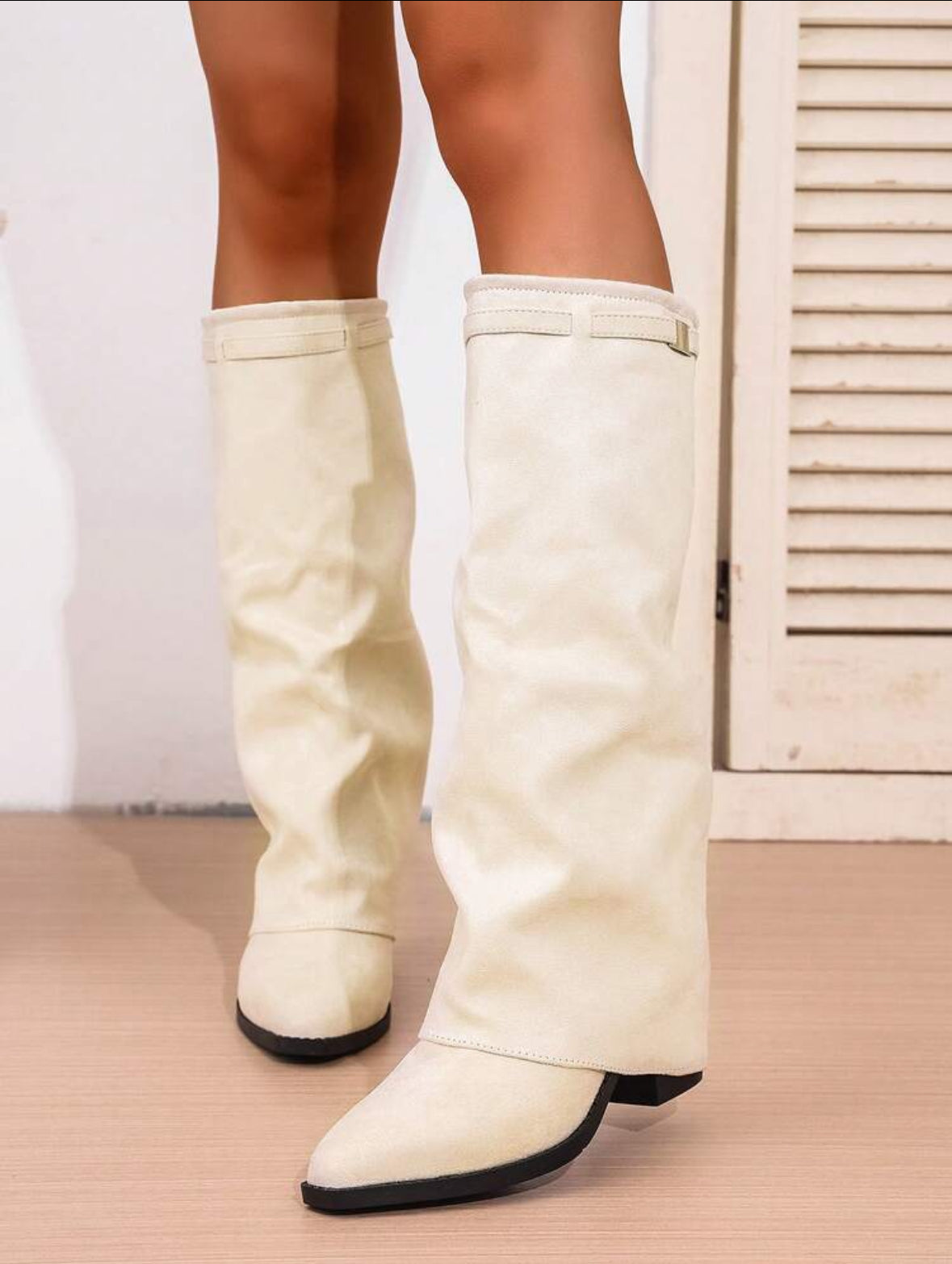 Women white boots, side view
