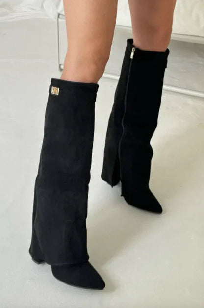 Women boots, front view