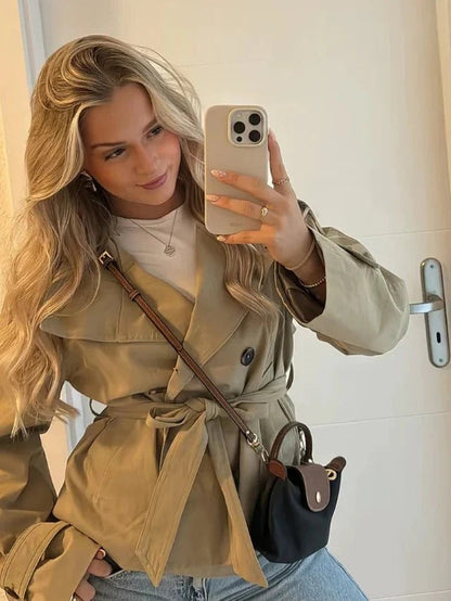 Gwyneth Double Breasted Coat in Green