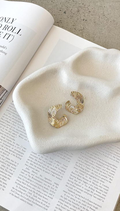 Harper Wavy Textured Earrings in Gold