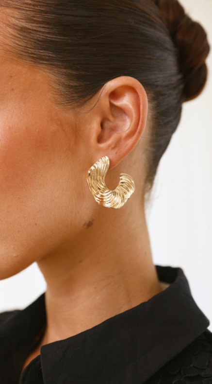 Harper Wavy Textured Earrings in Gold