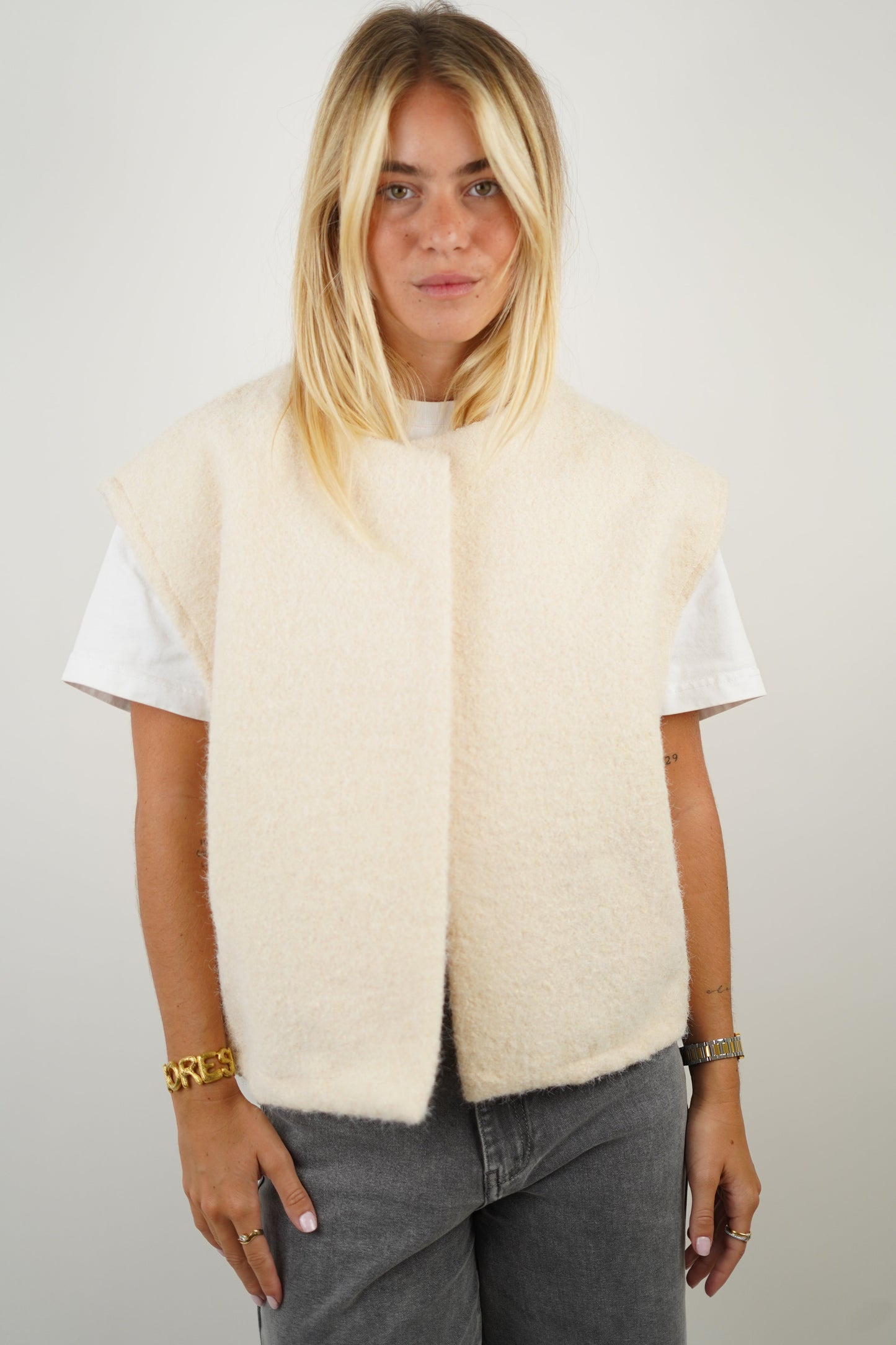Women crew neck vest, front view