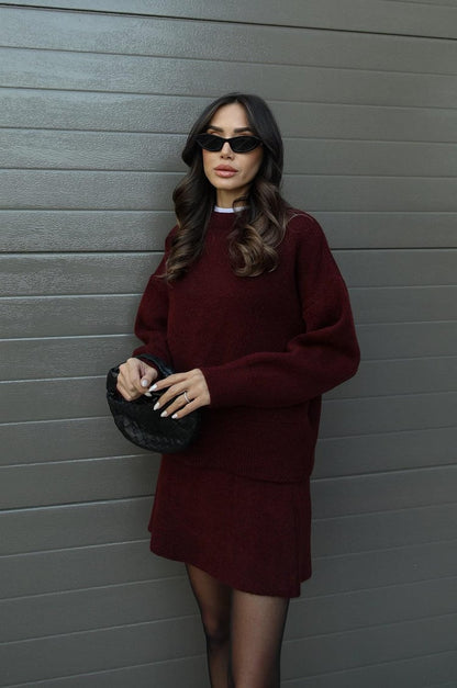 Women burgundy crew neck set, close-up