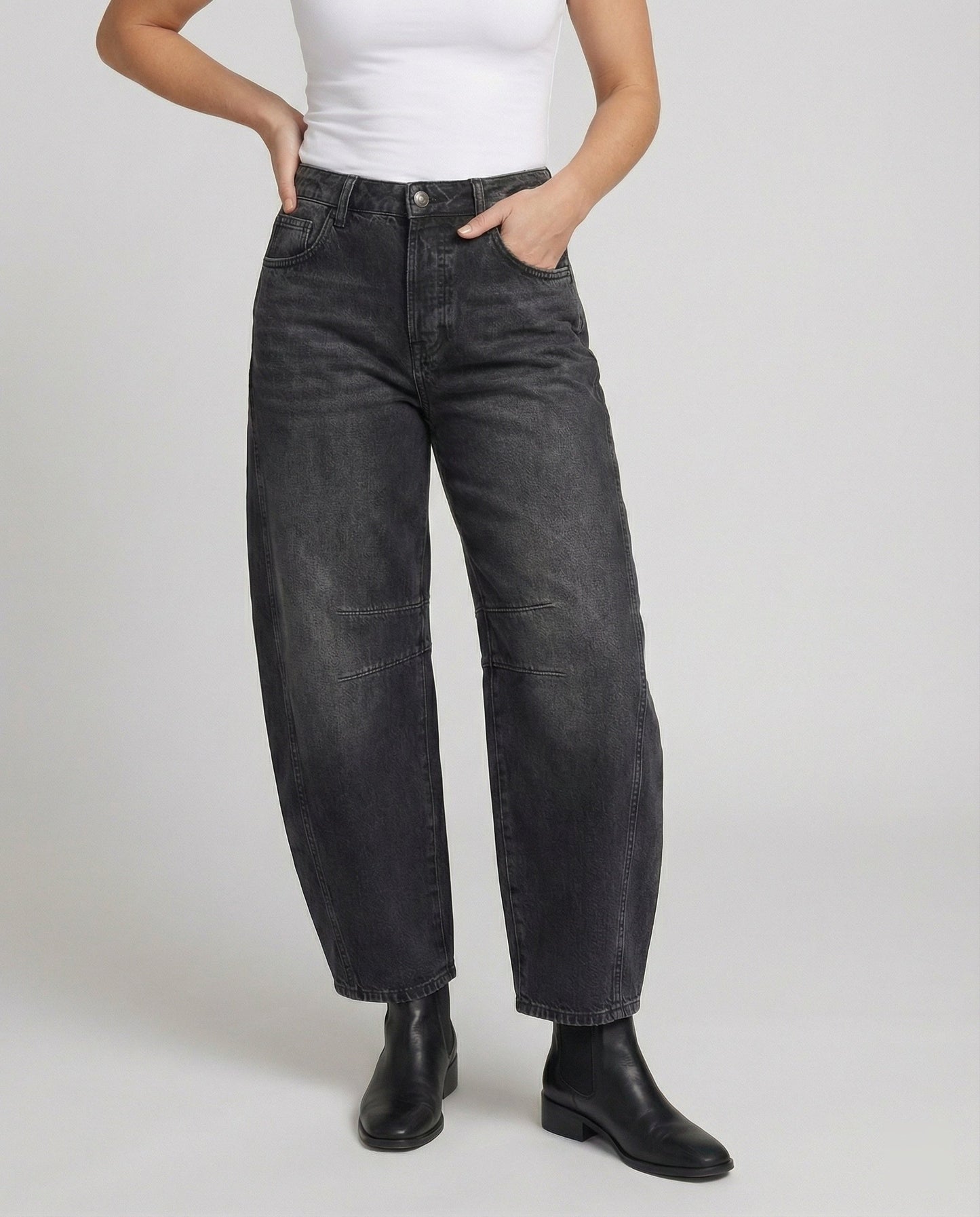 Lyra Mid Rise Jeans in Black