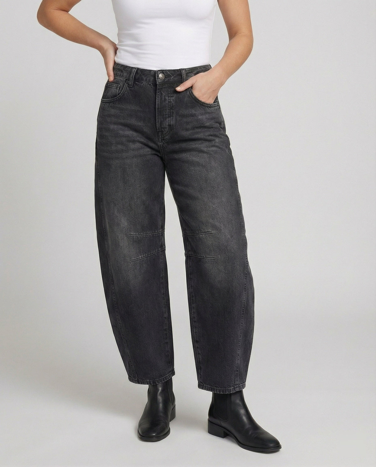 Lyra Mid Rise Jeans in Black