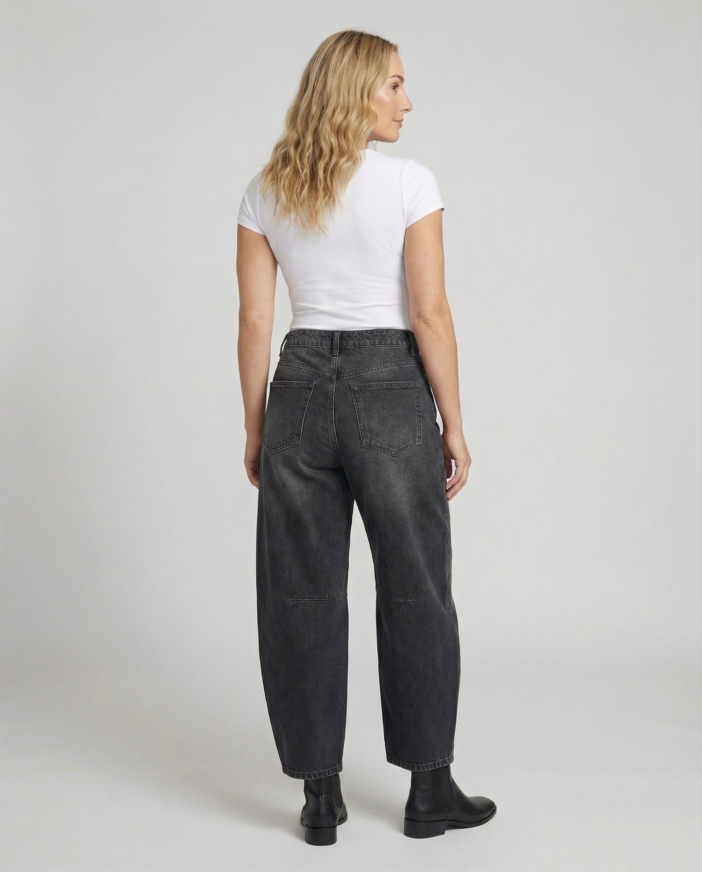 Lyra Mid Rise Jeans in Black