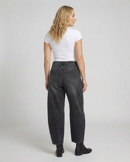 Lyra Mid Rise Jeans in Black
