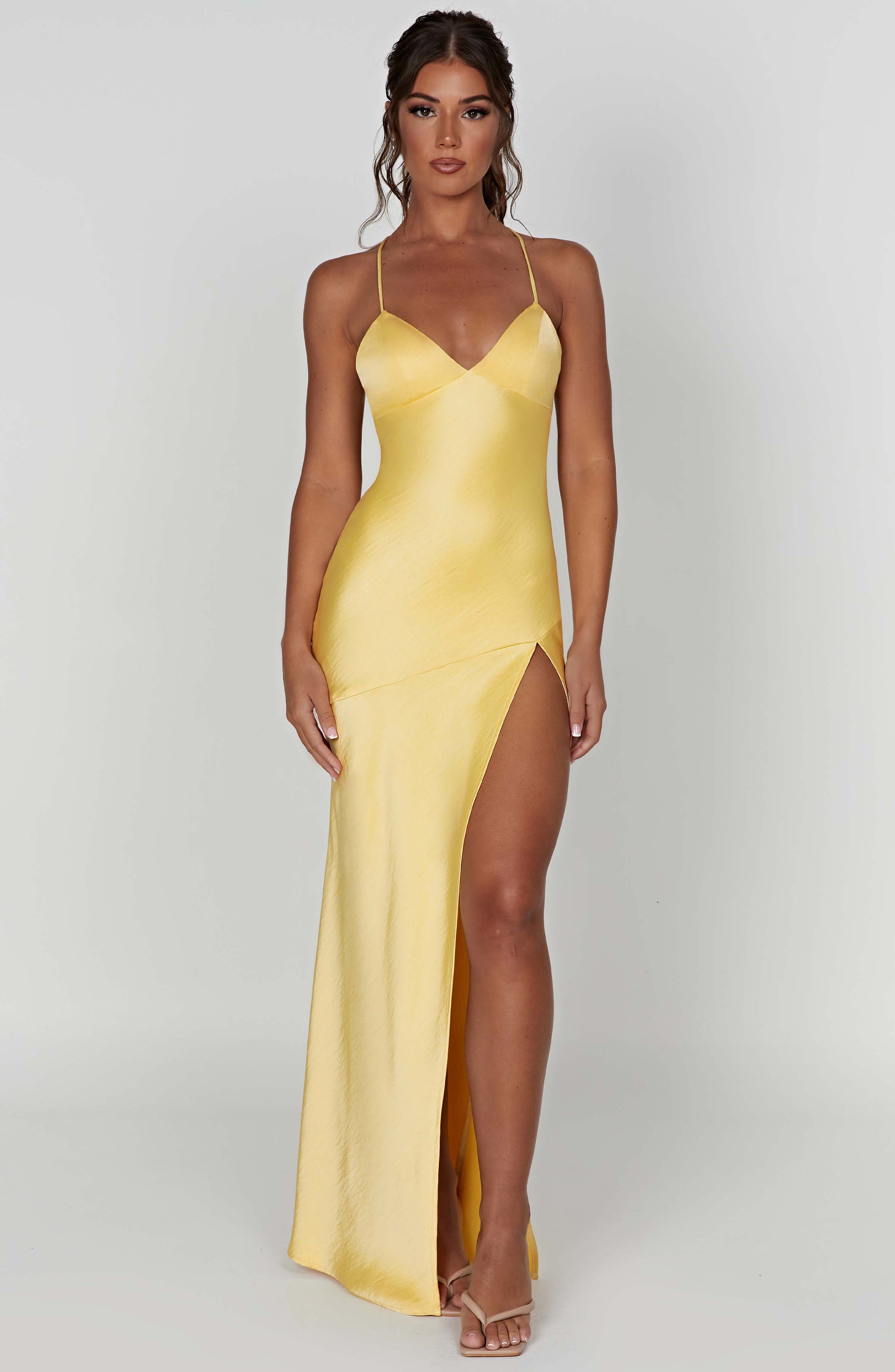 Women v neck maxi dress, detail close-up