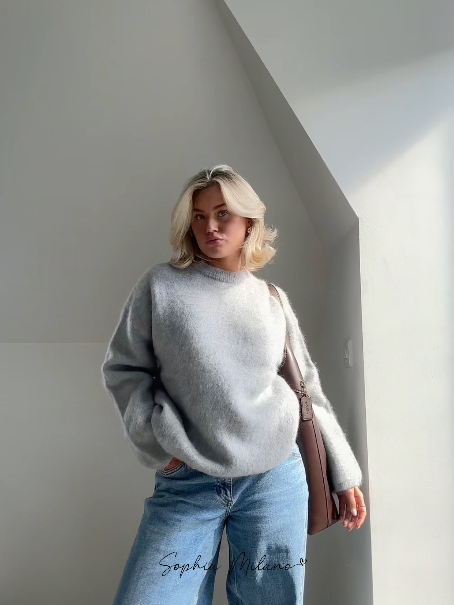 Women grey crew neck balloon sweater, front view
