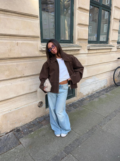 Women collared solid jacket, side