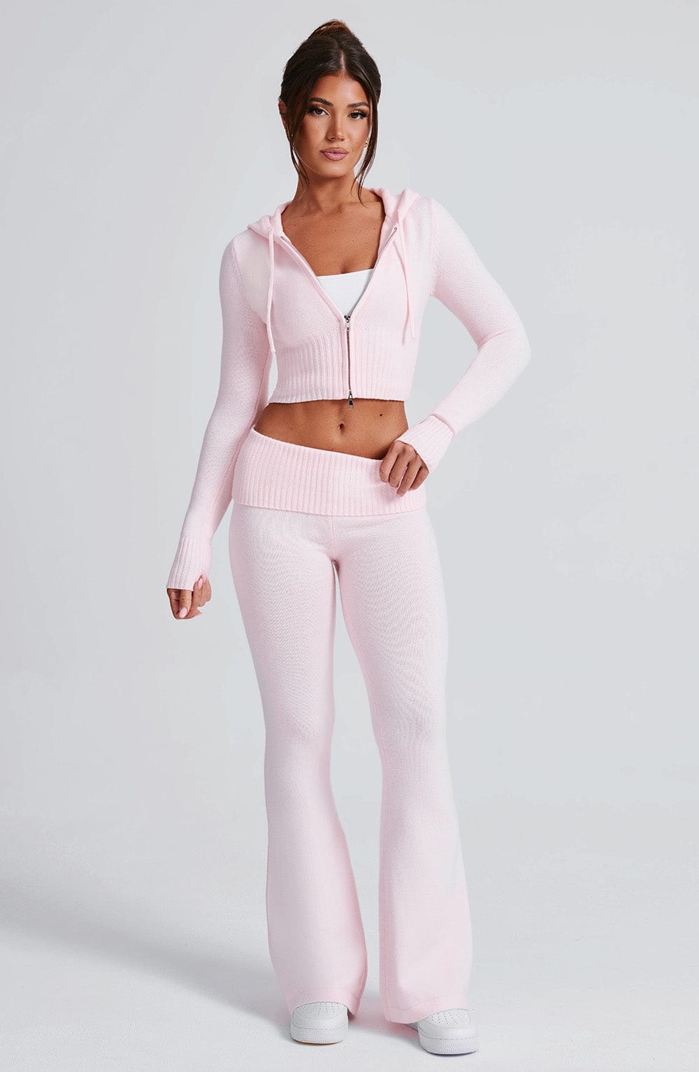 Women pink fitted set, detail close-up