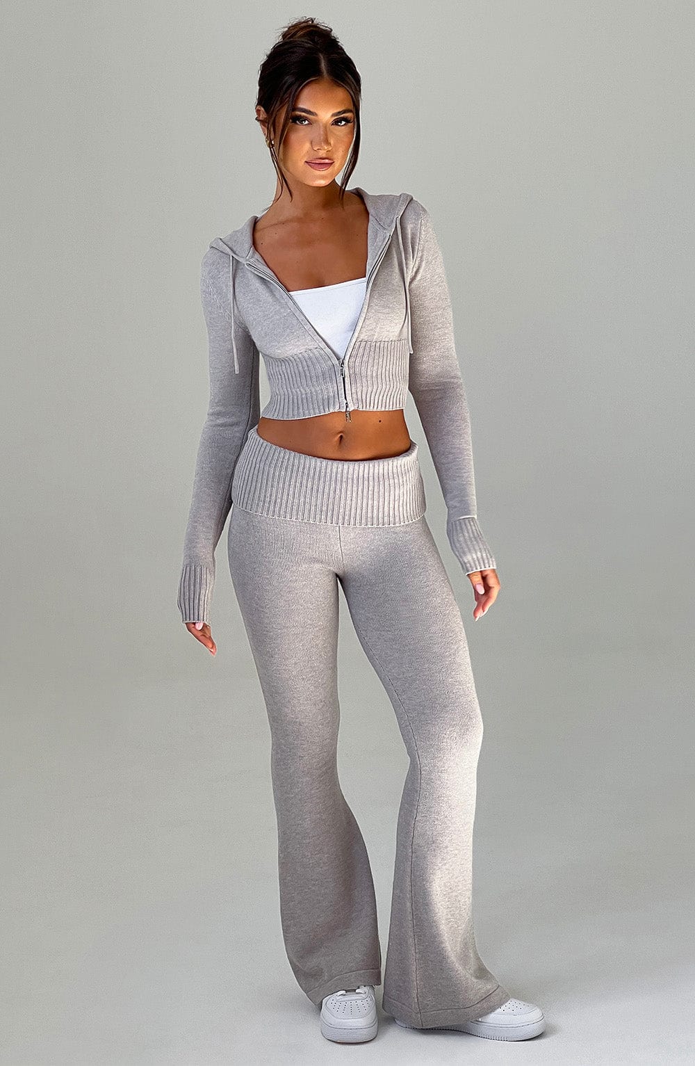Women fitted set, front view
