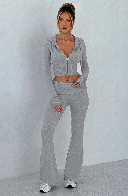 Women fitted set, back view