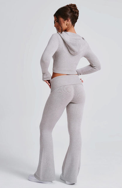 Women fitted set, side view