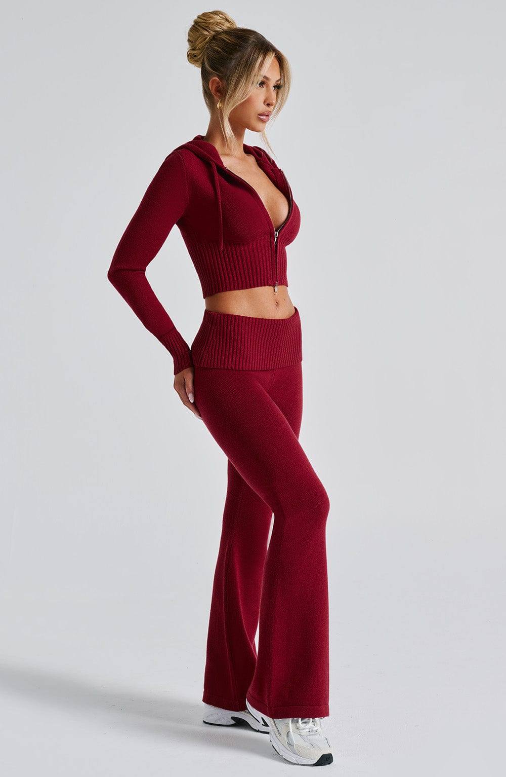 Women red fitted set, side view