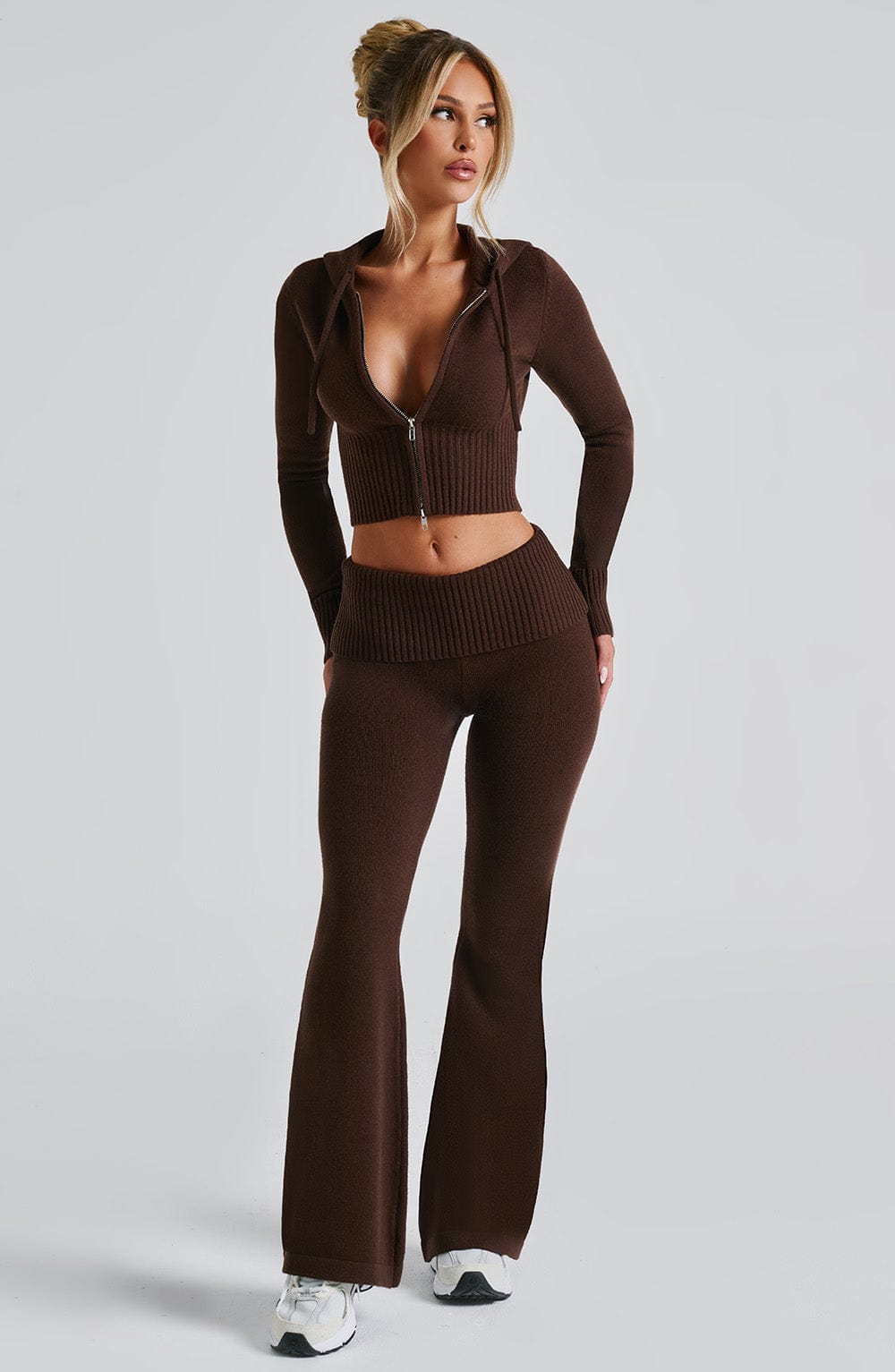 Women fitted set, front view