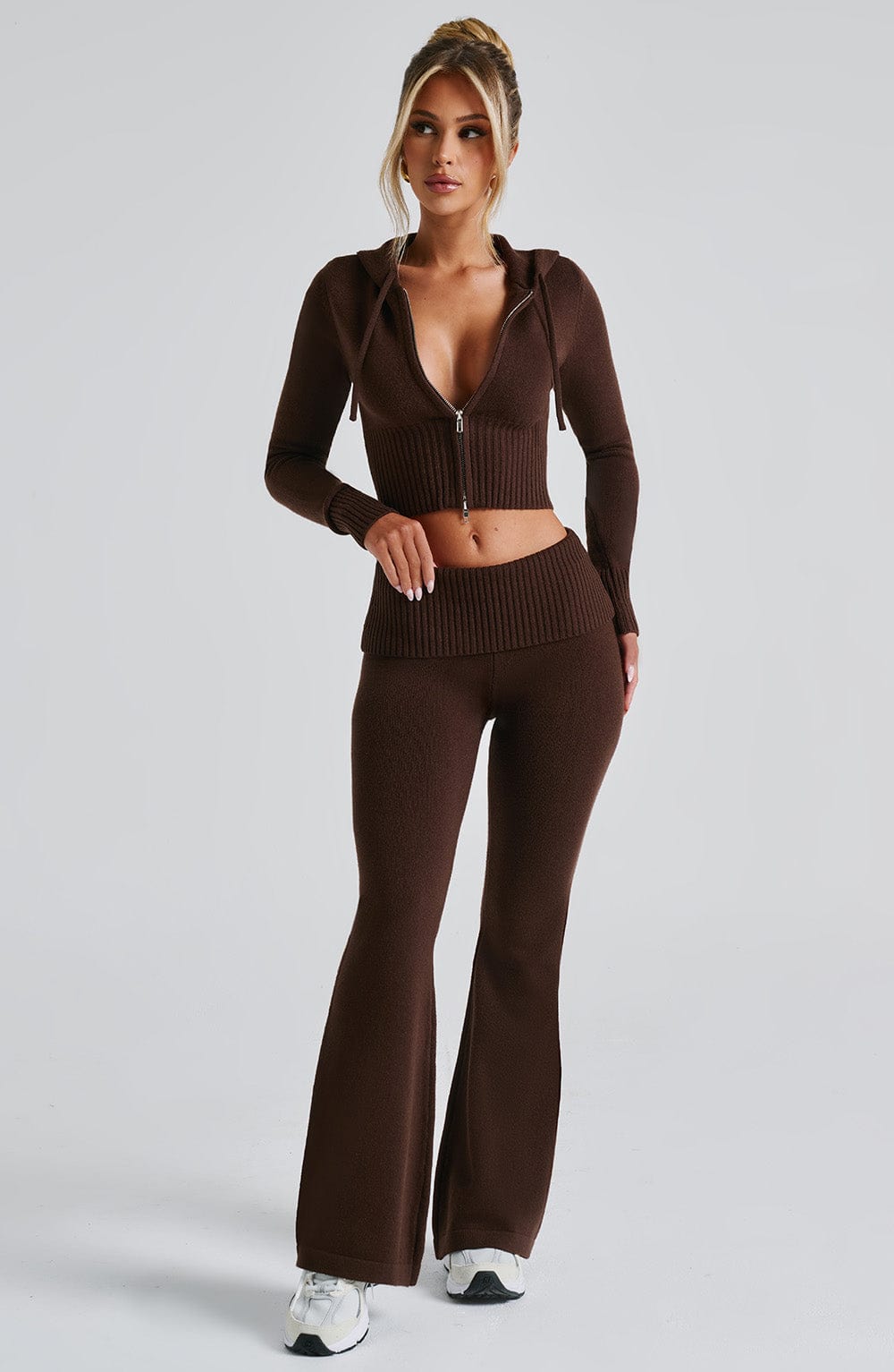 Women fitted set, front view