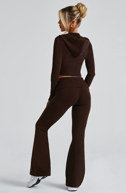 Women fitted set, back view