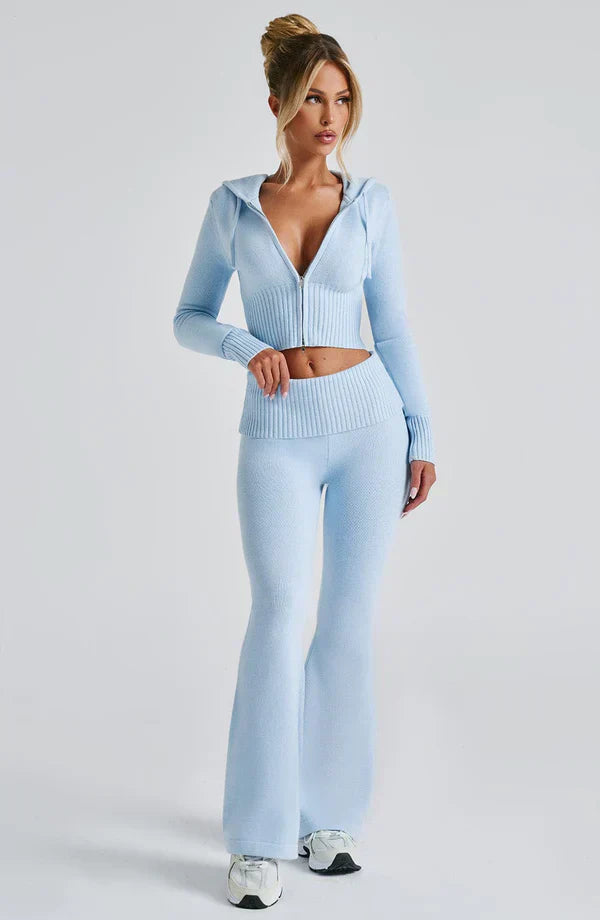 Women fitted set, detail