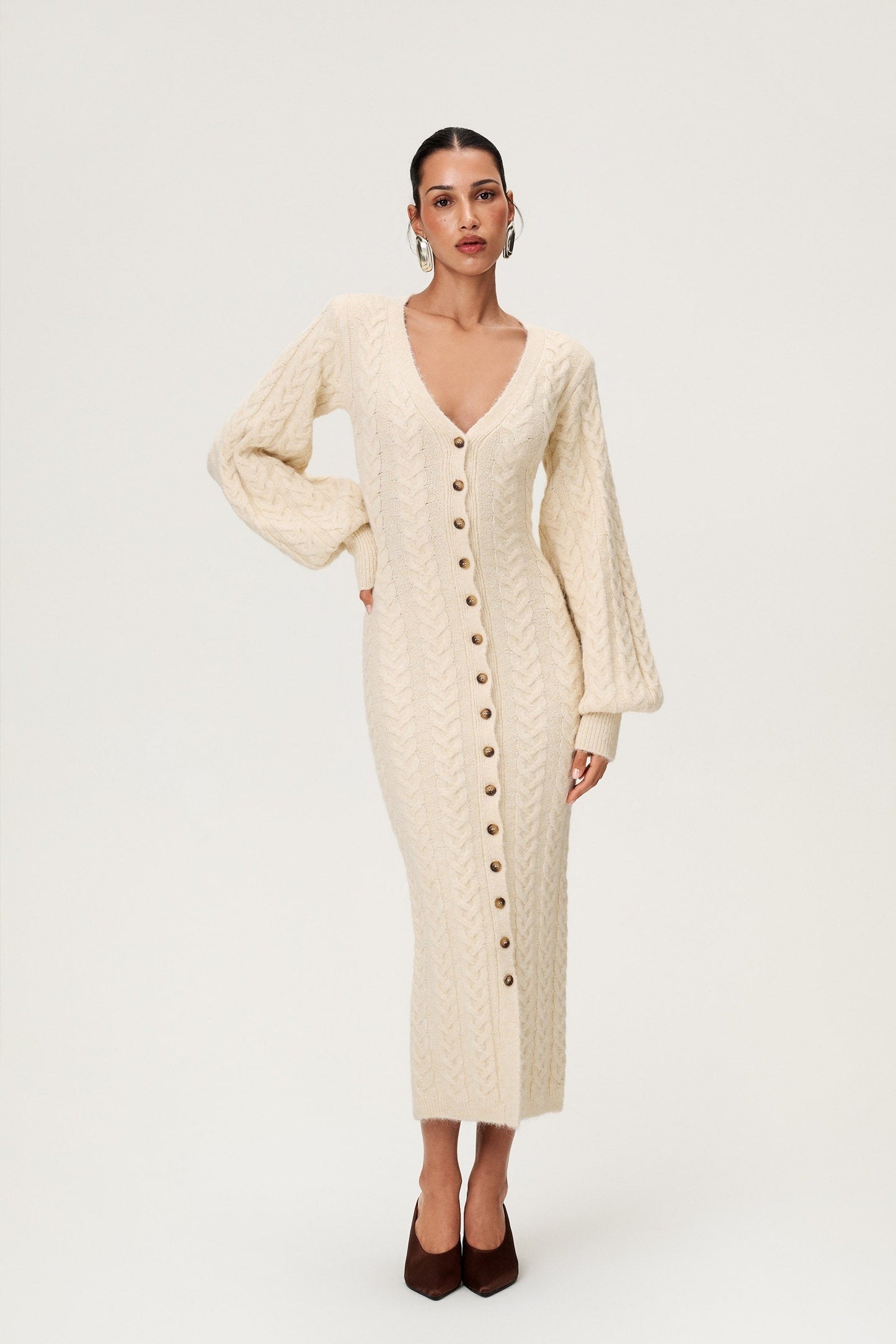 Women white v neck maxi dress, detail close-up