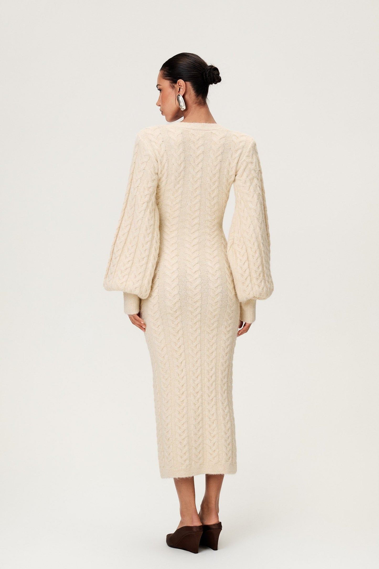 Women v neck maxi dress, side view