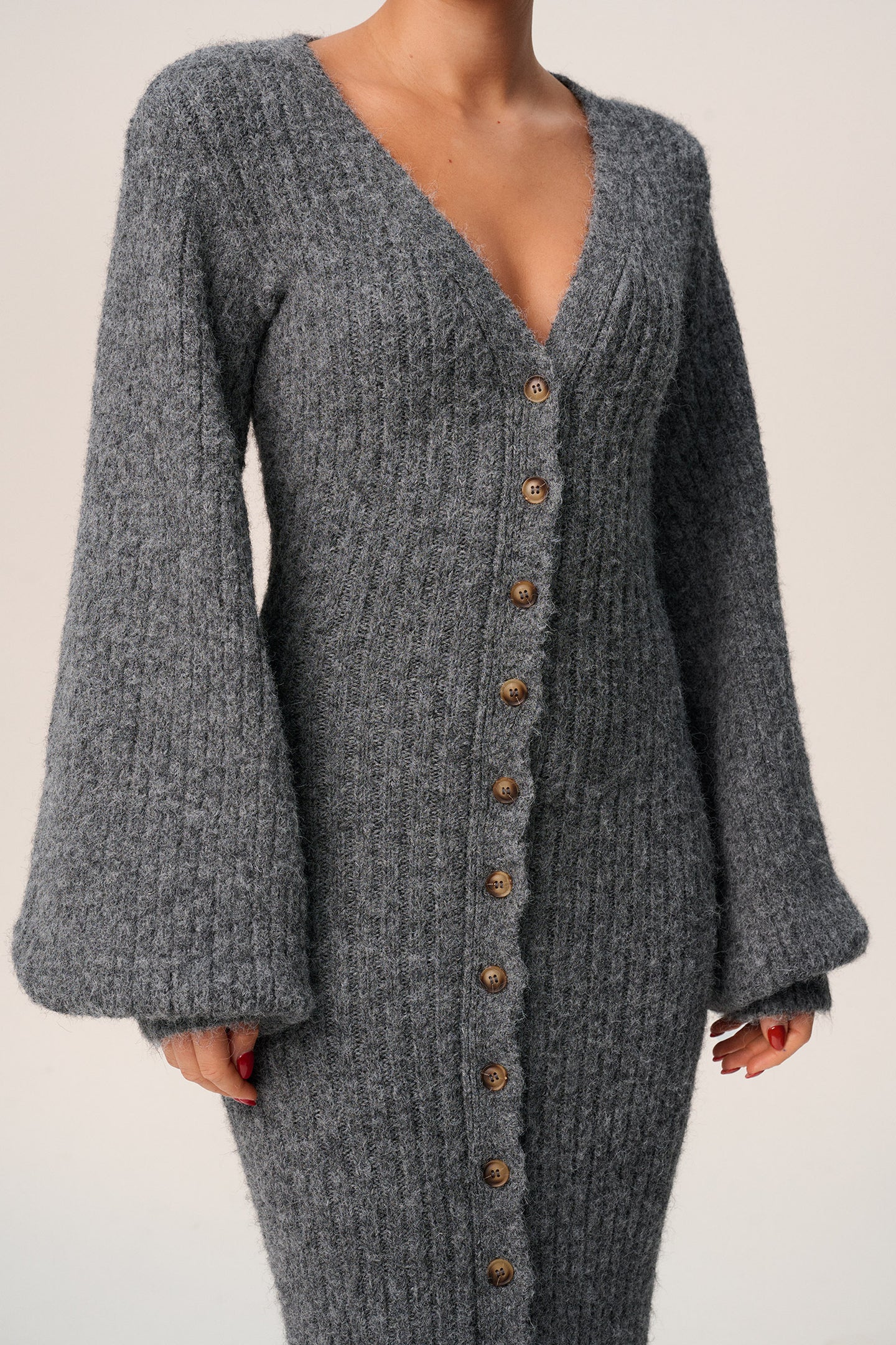 Women v neck maxi dress, detail