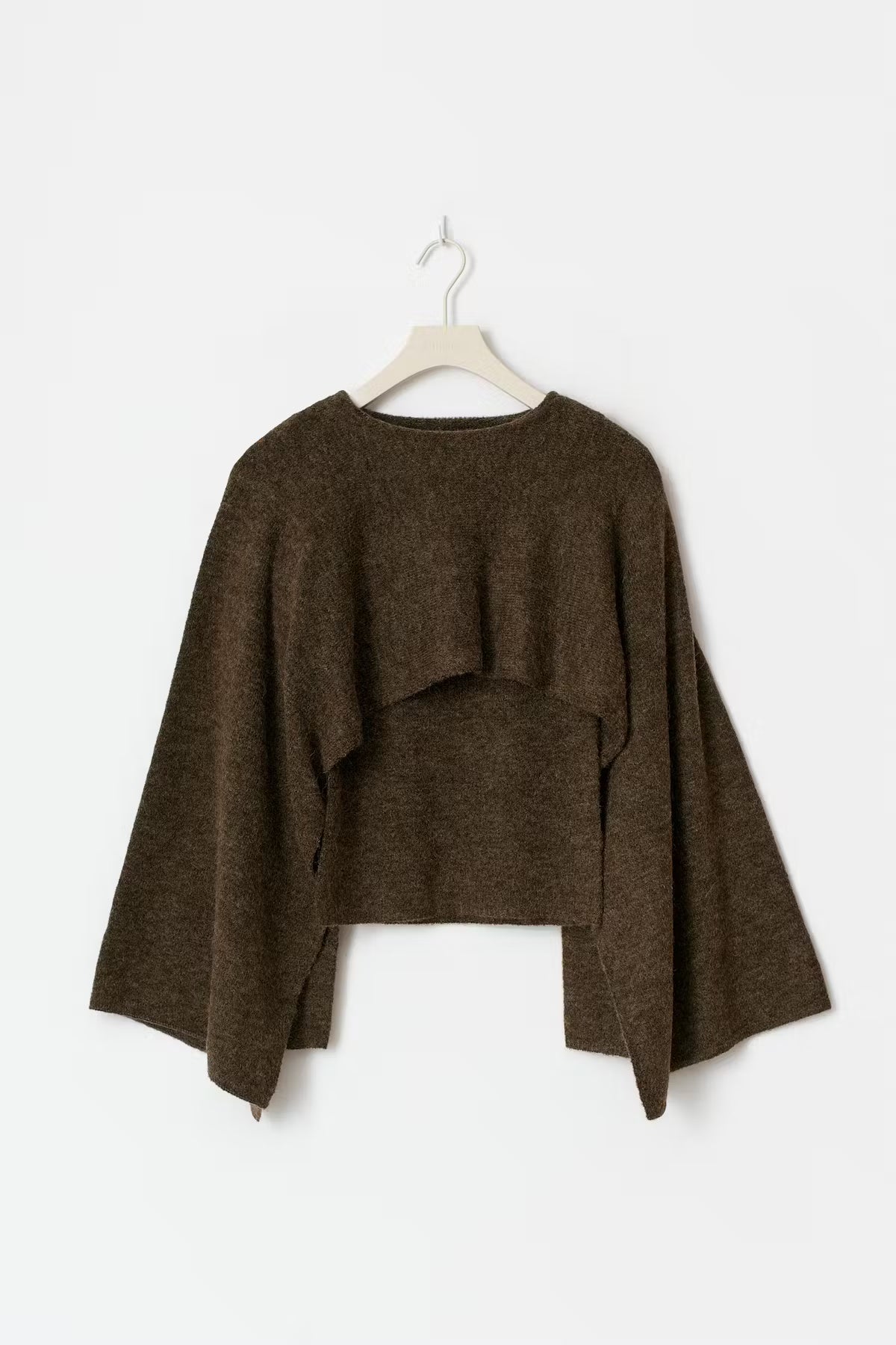 Women round neck draped solid coat, detail close-up
