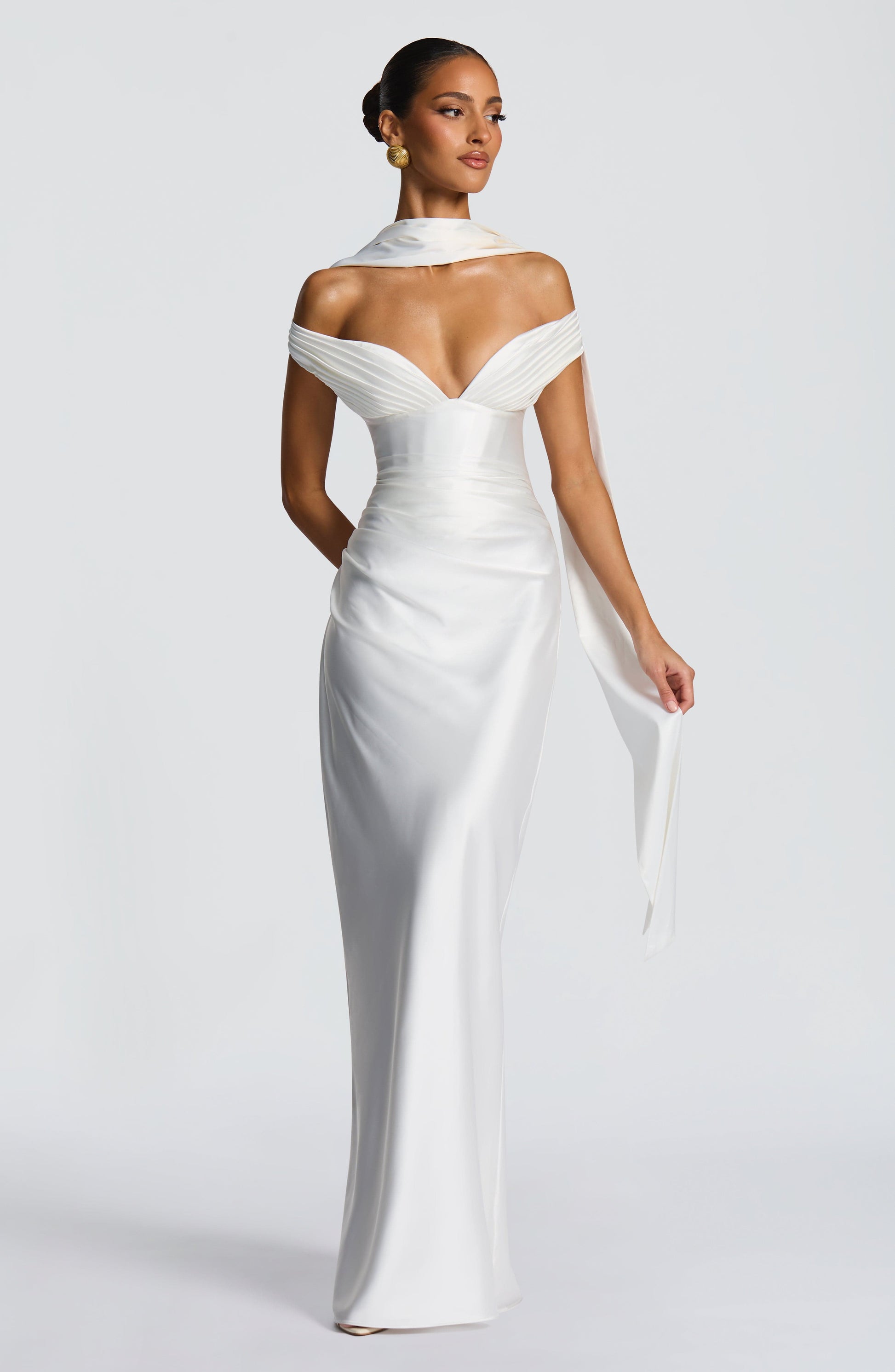 Women ivory bardot maxi dress, detail close-up