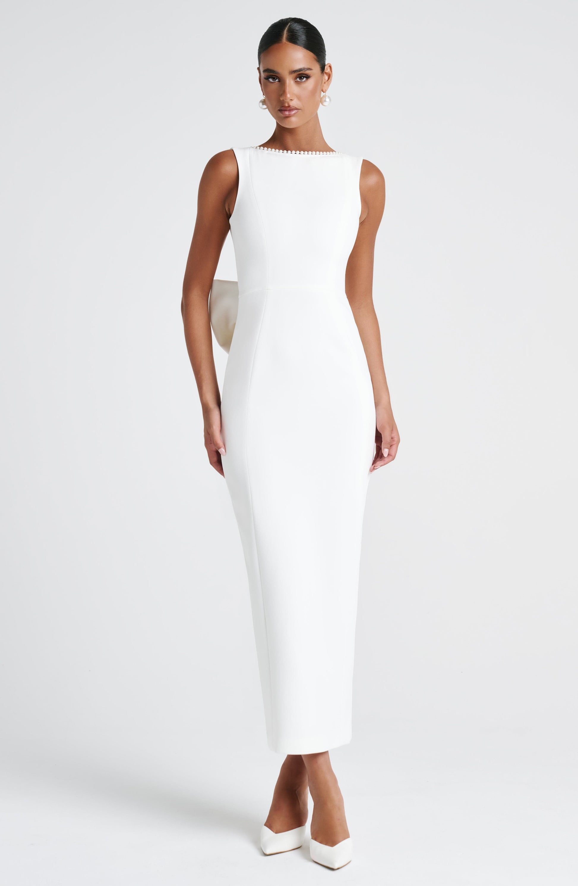 Women ivory bow maxi dress, detail close-up