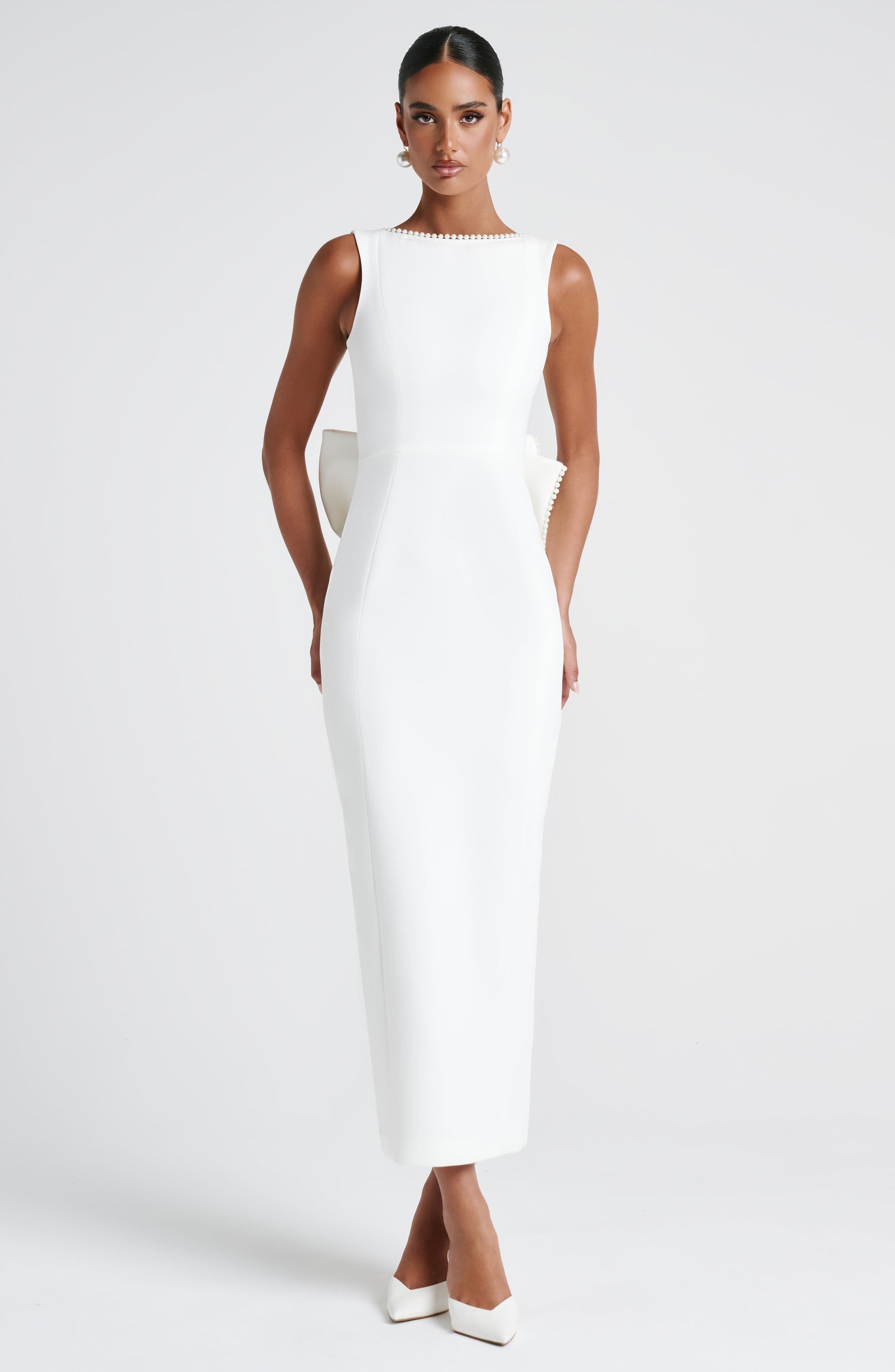 Women ivory bow maxi dress, detail close-up
